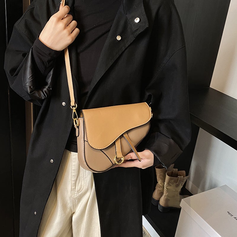 Fashion Women'S Bag New High-End Sense Niche Saddle Bag All-Match Crossbody Mobile Phone Bag Internet Popular Super Popular Small Bag - Image 1