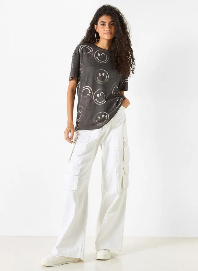 SP Characters Smiley Print T-shirt with Short Sleeves and Crew Neck