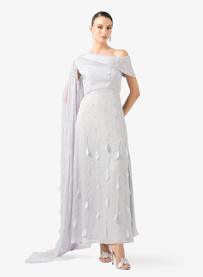 نمشي x فستان بكتف واحد مزين بالريش - Image 5