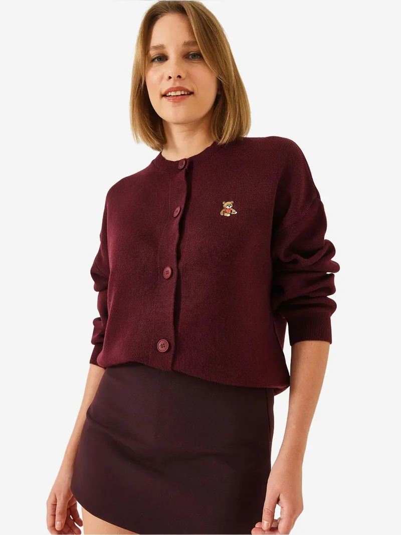 Bianco Lucci LUCCI Embroidered Button-Up Ribbed Cardigan