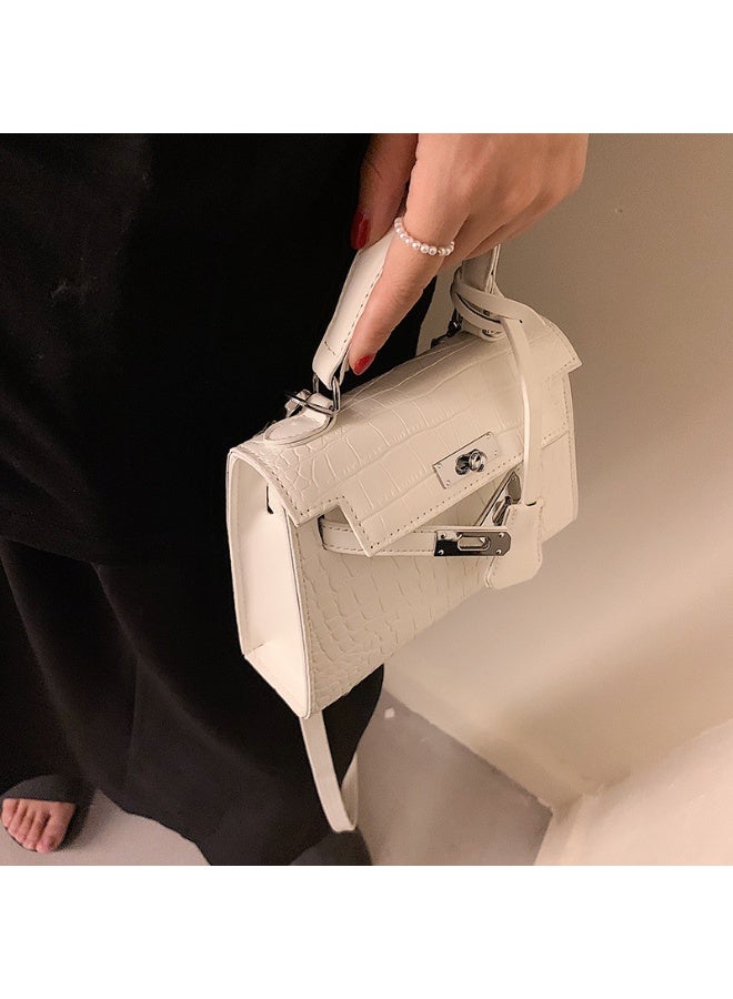 موسيسو حقيبة كتف أنيقة ومميزة يمكن حملها باليد أيضًا - Image 3