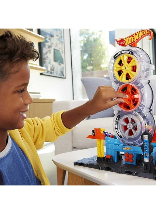 Hot Wheels Mattel Hot Wheels Stunt Tracks Corkscrew Jump Champion Track Set & 1:64 Scale Toy Car, Speed Snap Track - Image 1