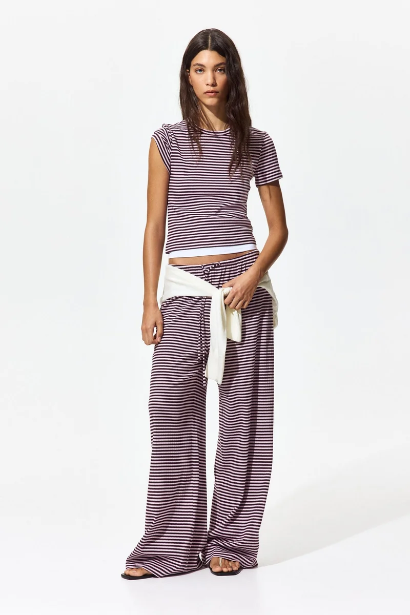 اتش اند ام بنطلون برباط بتصميم مرن