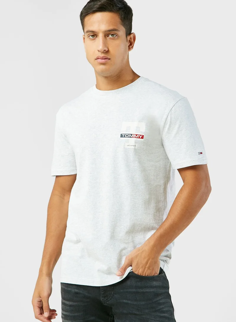 TOMMY JEANS Logo Crew Neck T-Shirt