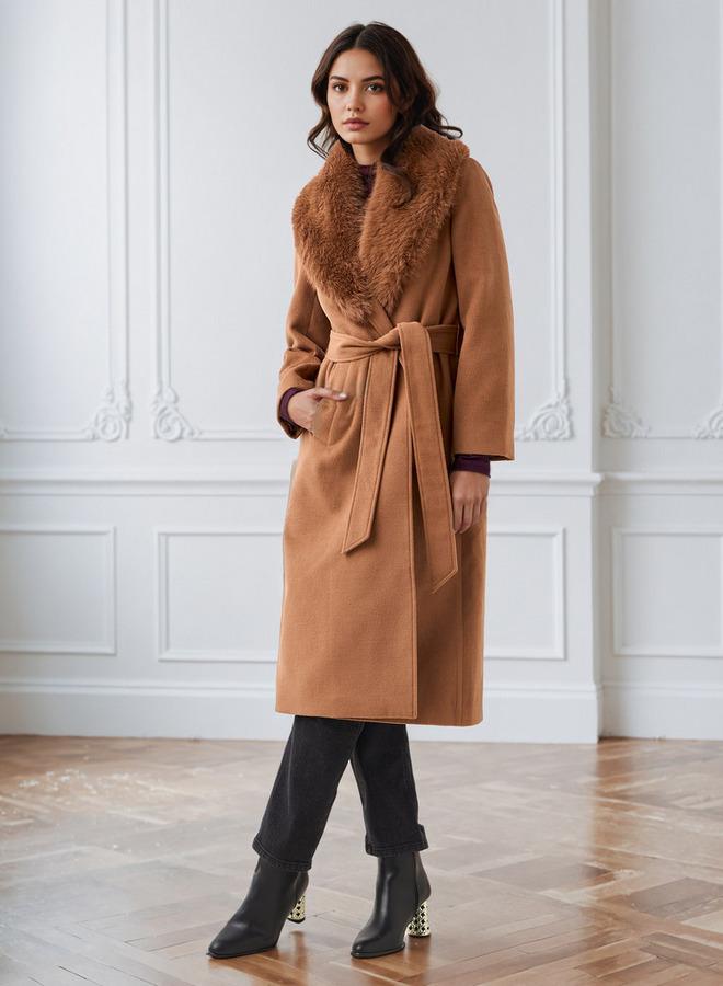 Iconic Regular Trench Coat with Detachable Faux Fur Collar - Image 1