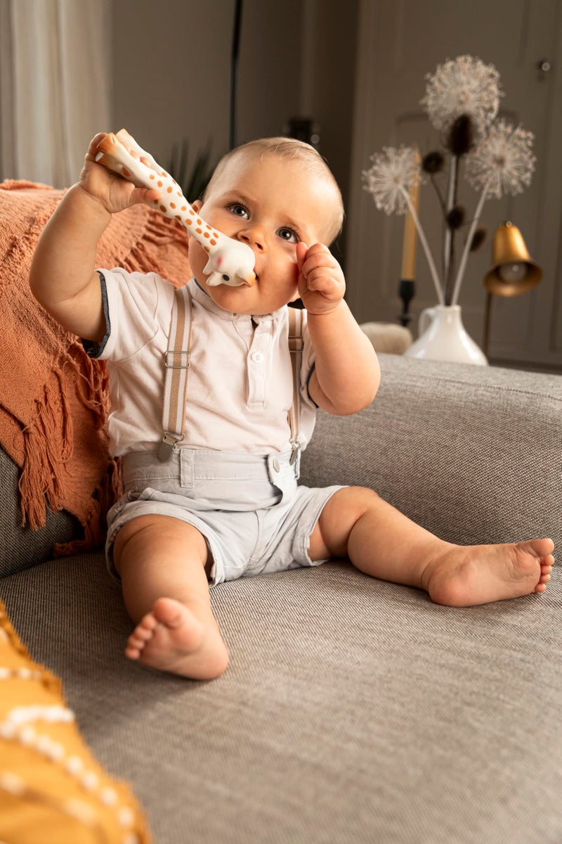 Sophie la girafe | Born in Paris | Natural Rubber | Designed for Teething Babies | Awaken All 5 Senses | Easy to Clean (616324) - Image 2