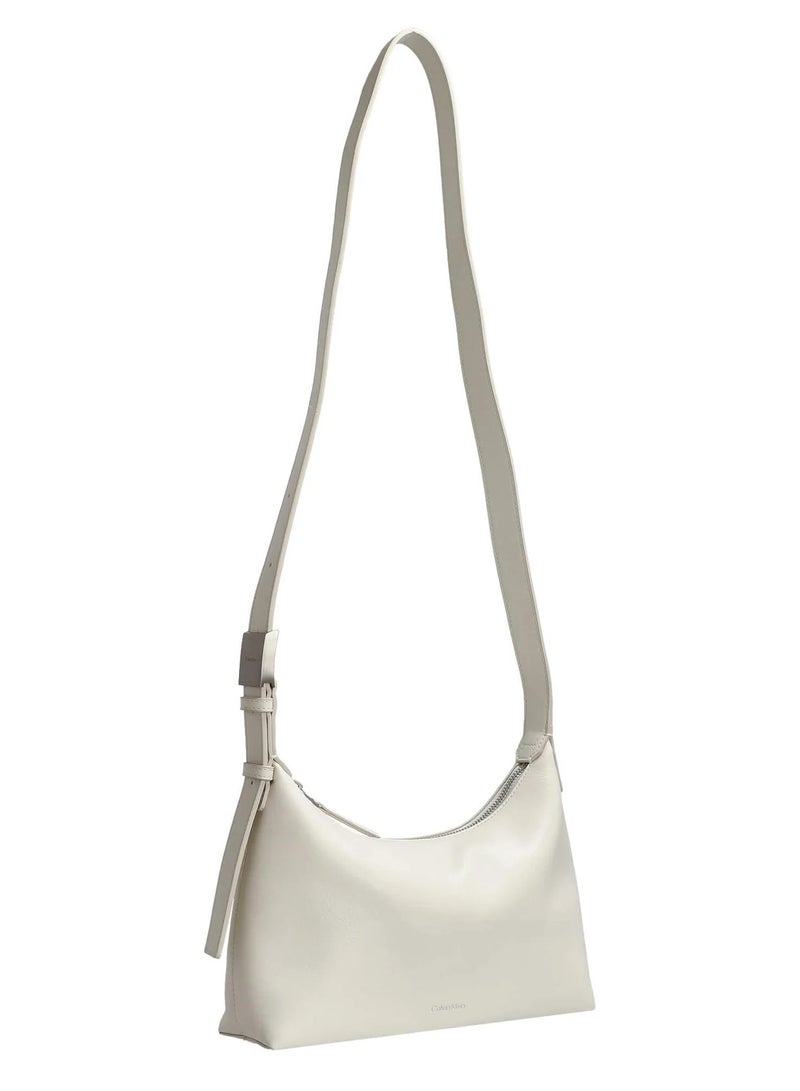 CALVIN KLEIN MEDIUM CROSSBODY BAG WITH HARDWARE STRAP - Image 3
