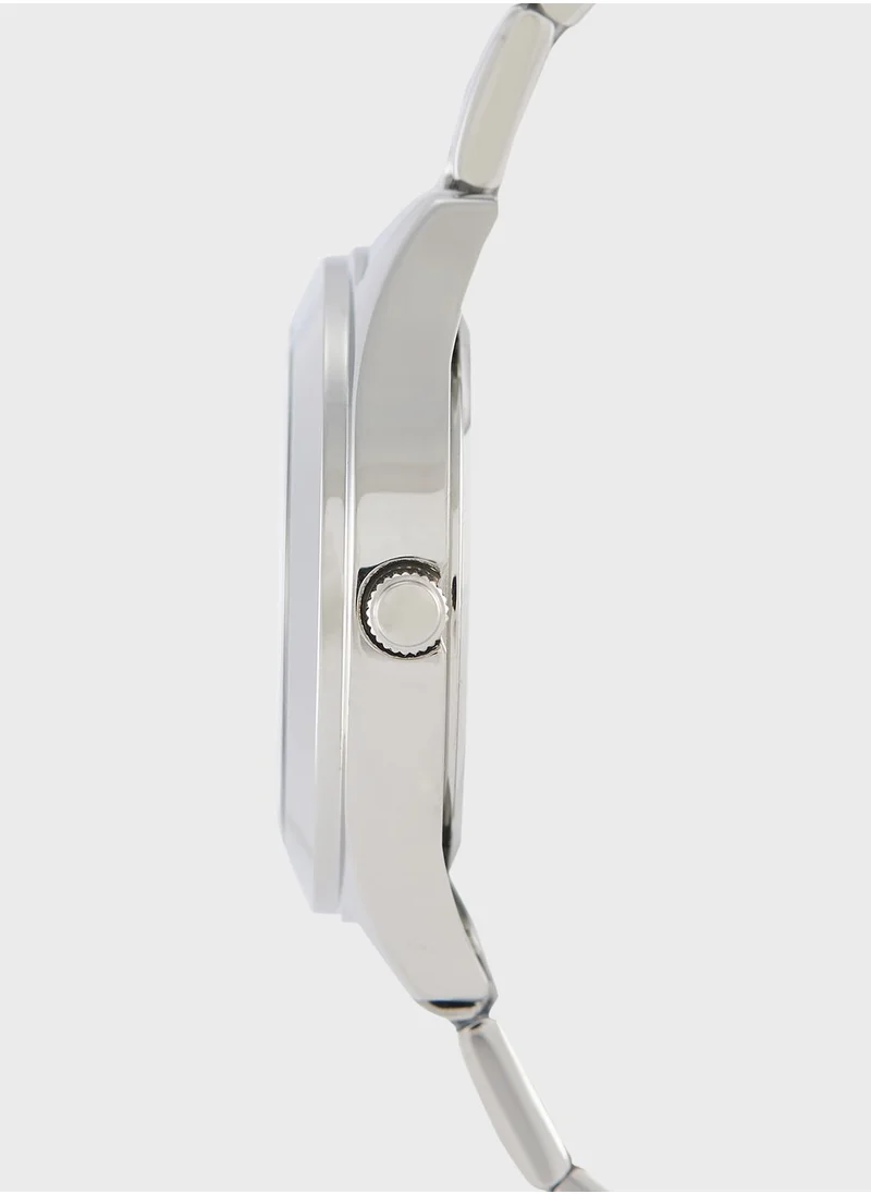 GUESS Tri Plaque Steel Strap Analog Watch