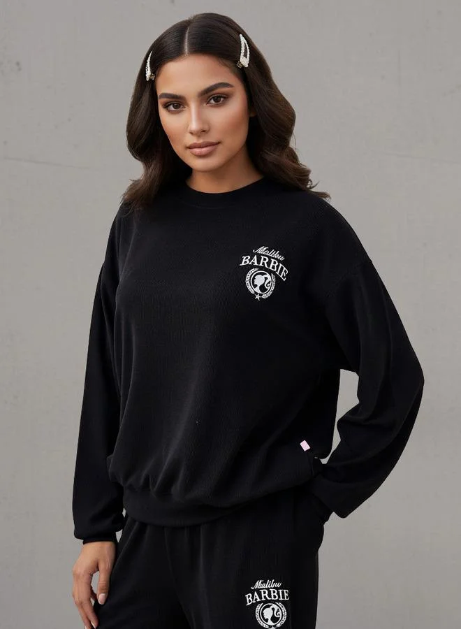 اس بي كاركترز بلوزة فضفاضة بتطريز باربي