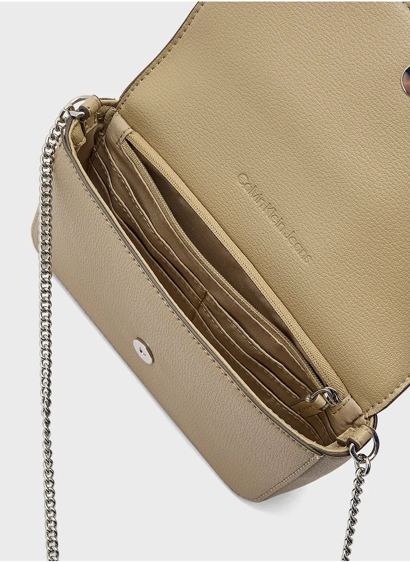كالفن كلاين جينز Minimal Monogram  Wallet