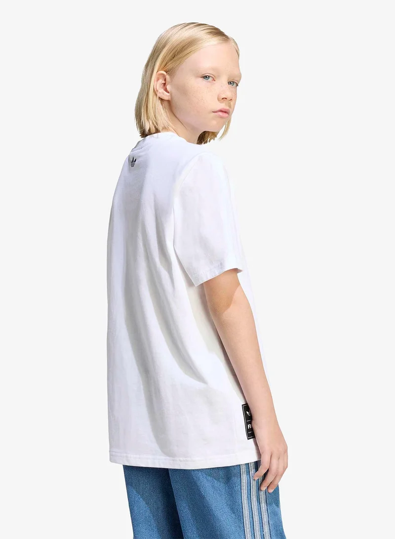 اديداس اوريجينالز تيشيرت شبابي فضفاض بطبعة