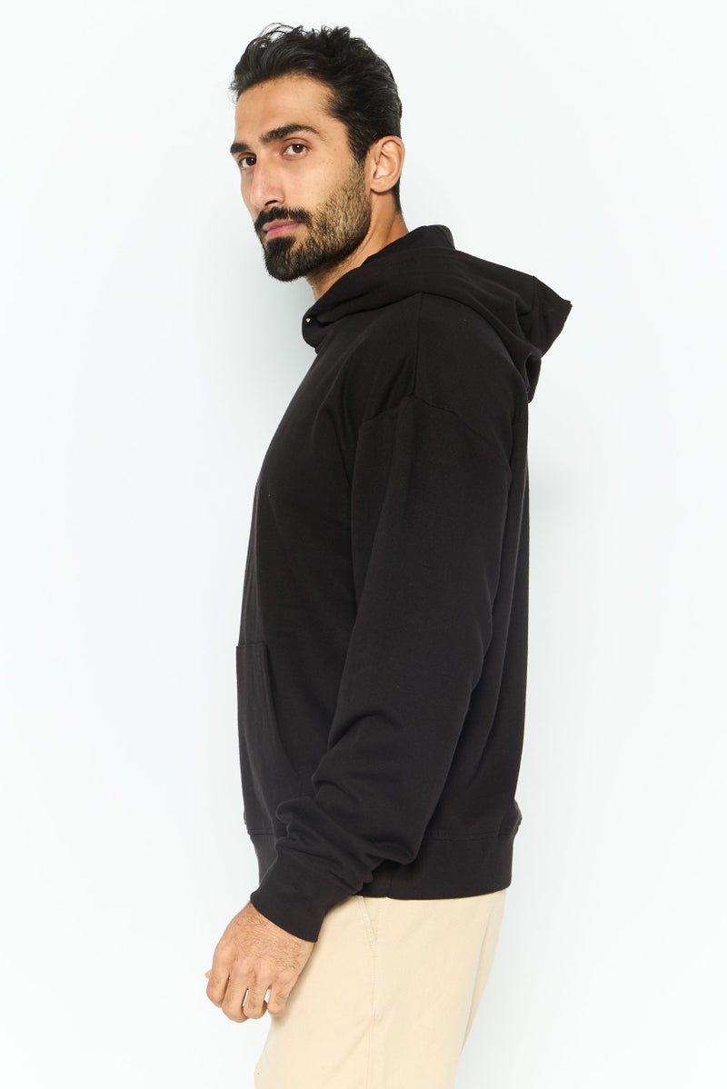 Night Addict سويت شيرت بقلنسوة مزخرف بأكمام طويلة للرجال، أسود - Image 3