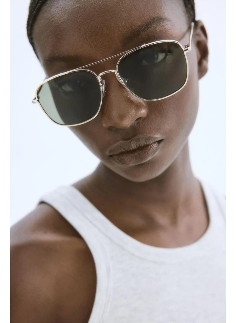 اتش اند ام Aviator-style sunglasses