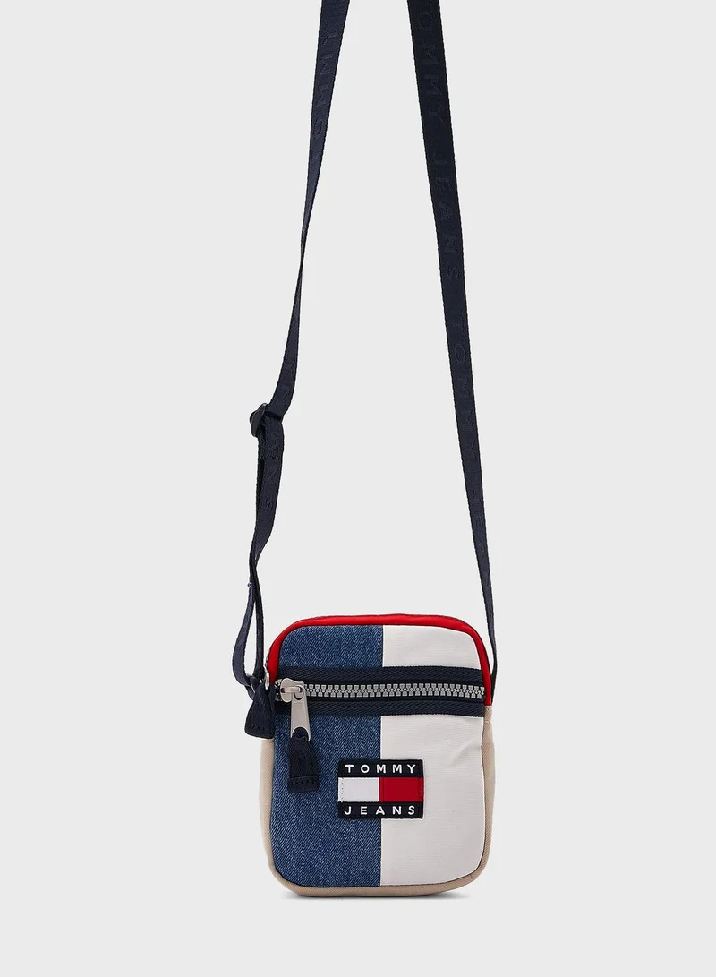 TOMMY HILFIGER Narrow Strap Messenger Bag