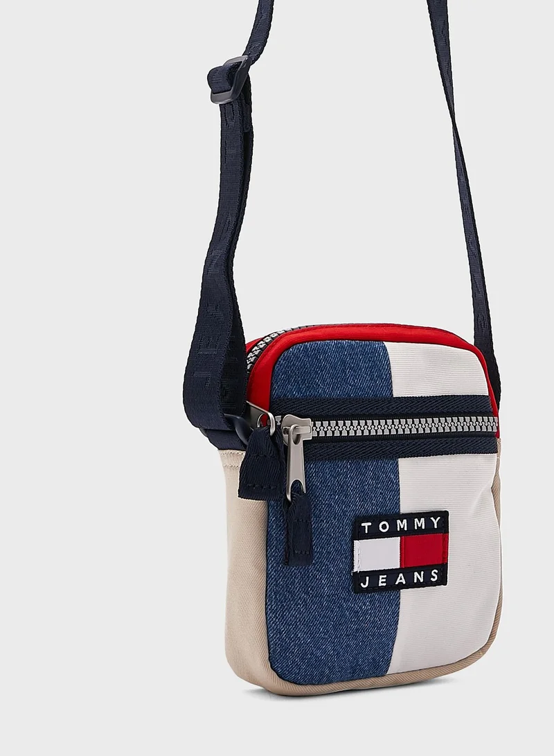 TOMMY HILFIGER Narrow Strap Messenger Bag