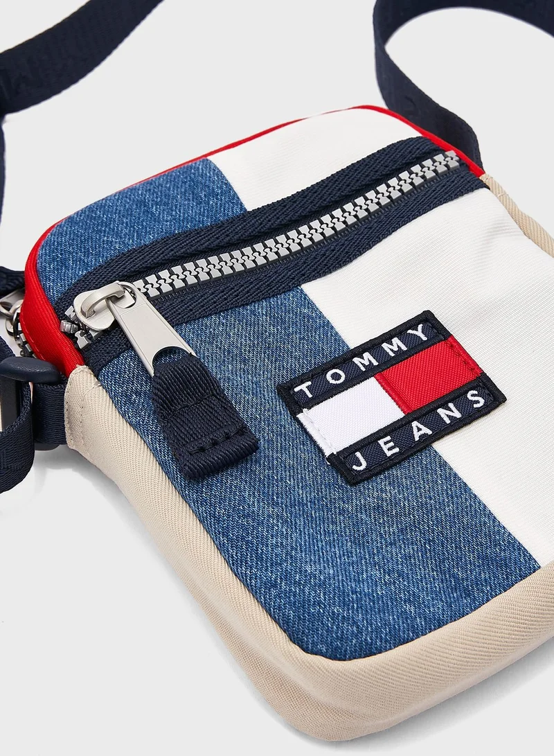 TOMMY HILFIGER Narrow Strap Messenger Bag