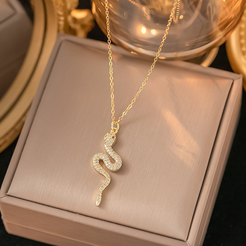 Fade-Resistant Titanium Steel Necklace for Women, Minimalist Heart Leaf Letter Pendant, Trendy Layering Chain, Elegant Sweater Accessory