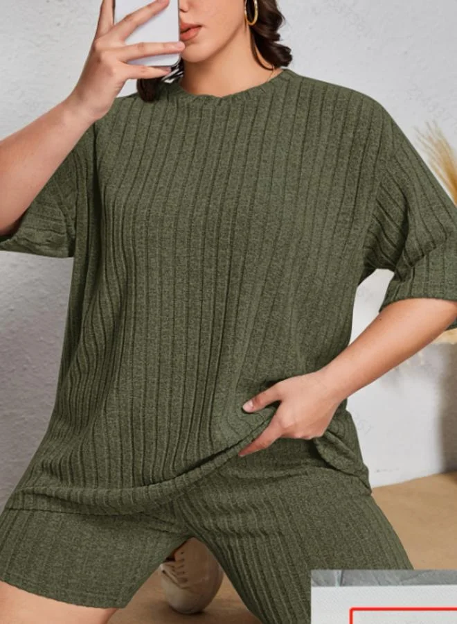 تايك تو Plus Size Green Textured T-Shirt and Shorts Pyjama Set