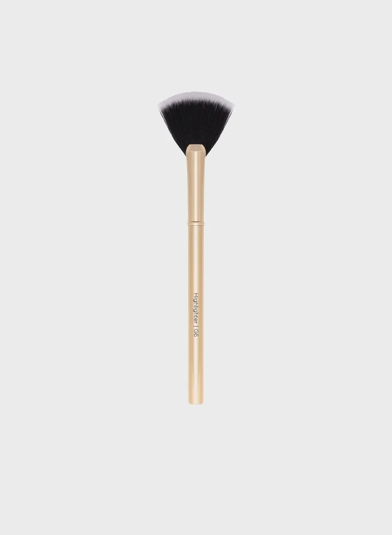 Glossy Make Up Highlighter Brush Gold