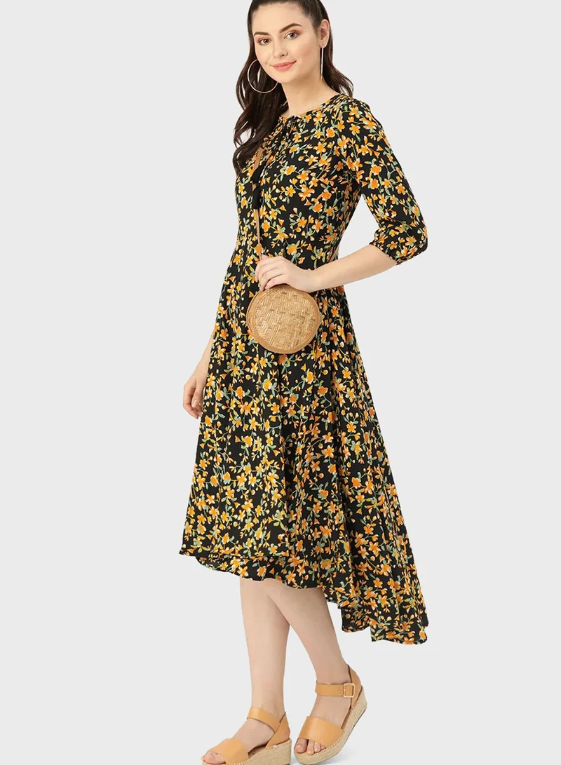 دريس بيري Tie Neck Printed Dress