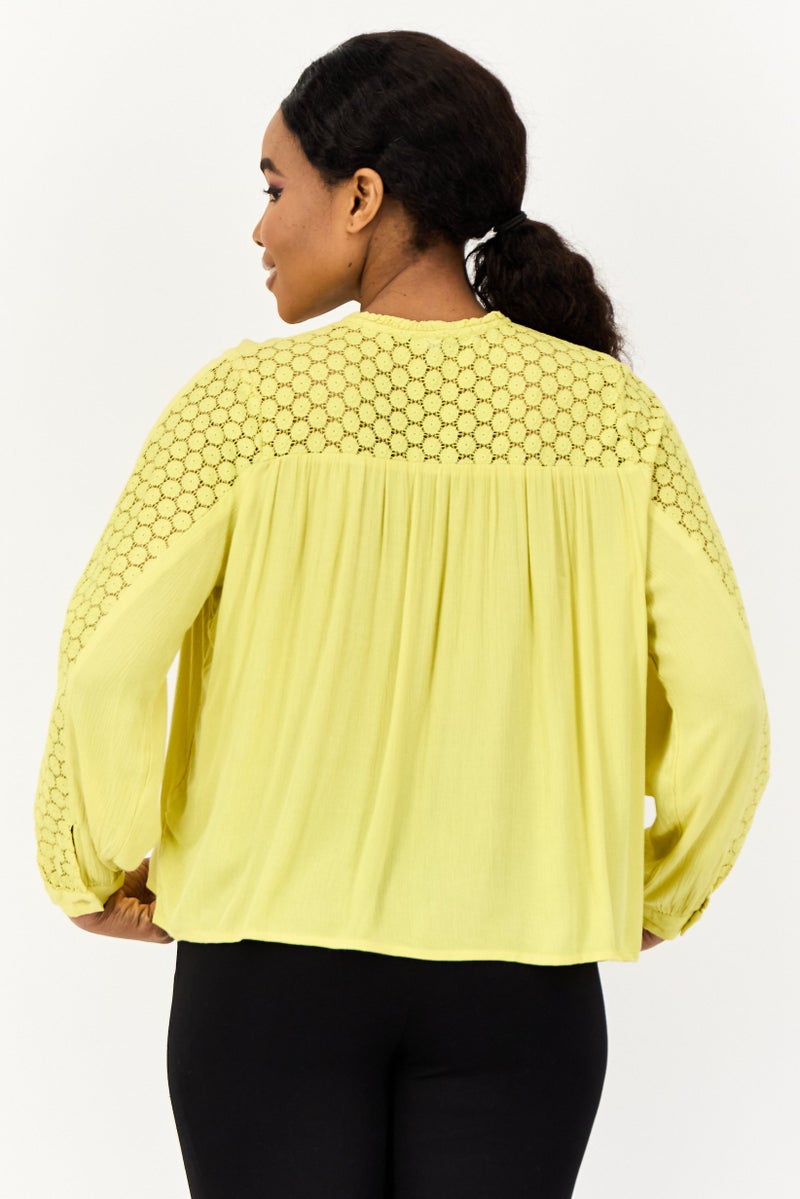 ONLY بلوزة نسائية بأكمام طويلة وياقة دائرية، صفراء - Image 4