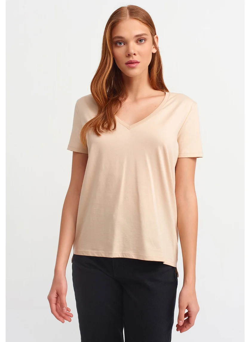 ديلفين 3470 V Neck Basic T-Shirt-Beige