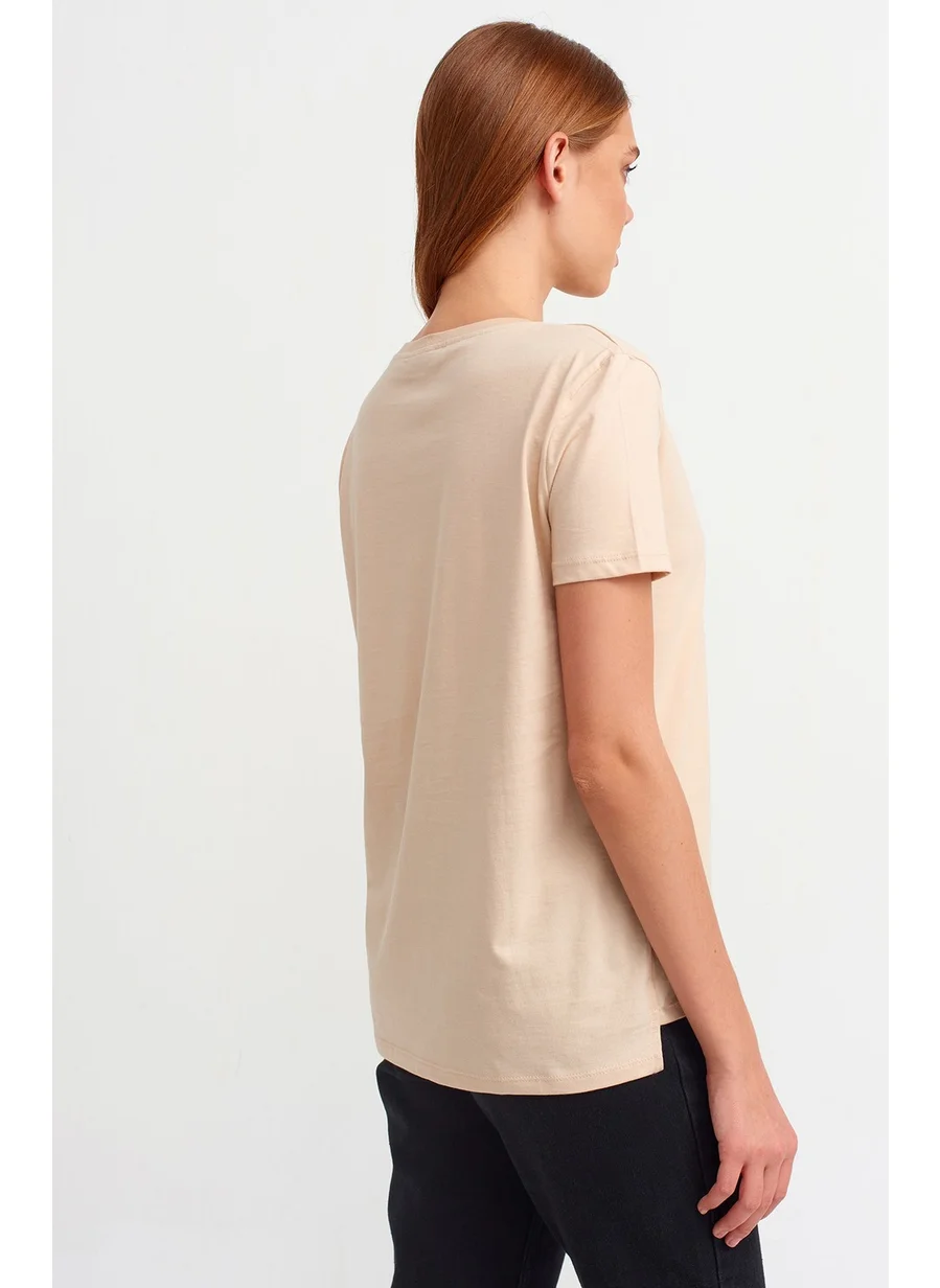ديلفين 3470 V Neck Basic T-Shirt-Beige