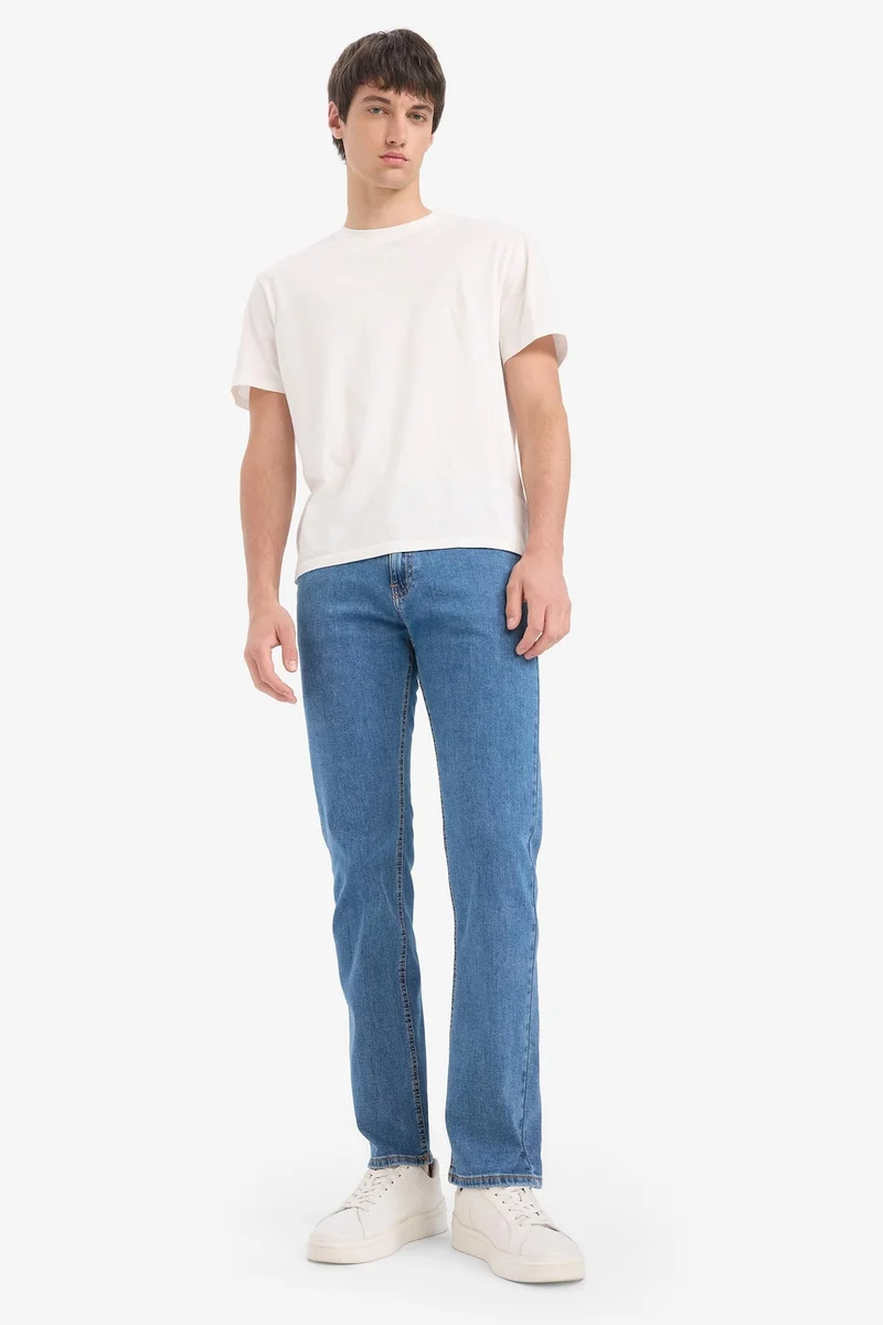 ديفاكتو Sergio Regular Fit Regular Waist Straight Leg Jeans