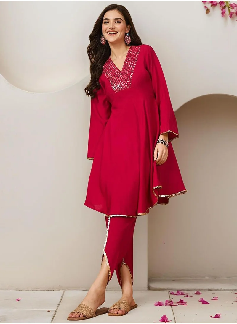 ISHIN Pink Kurta Set Straight Fit 3/4 Sleeve Sleeve made from Cotton featuring Self Design design and Round Neck neckline - Perfect for Ethinic!