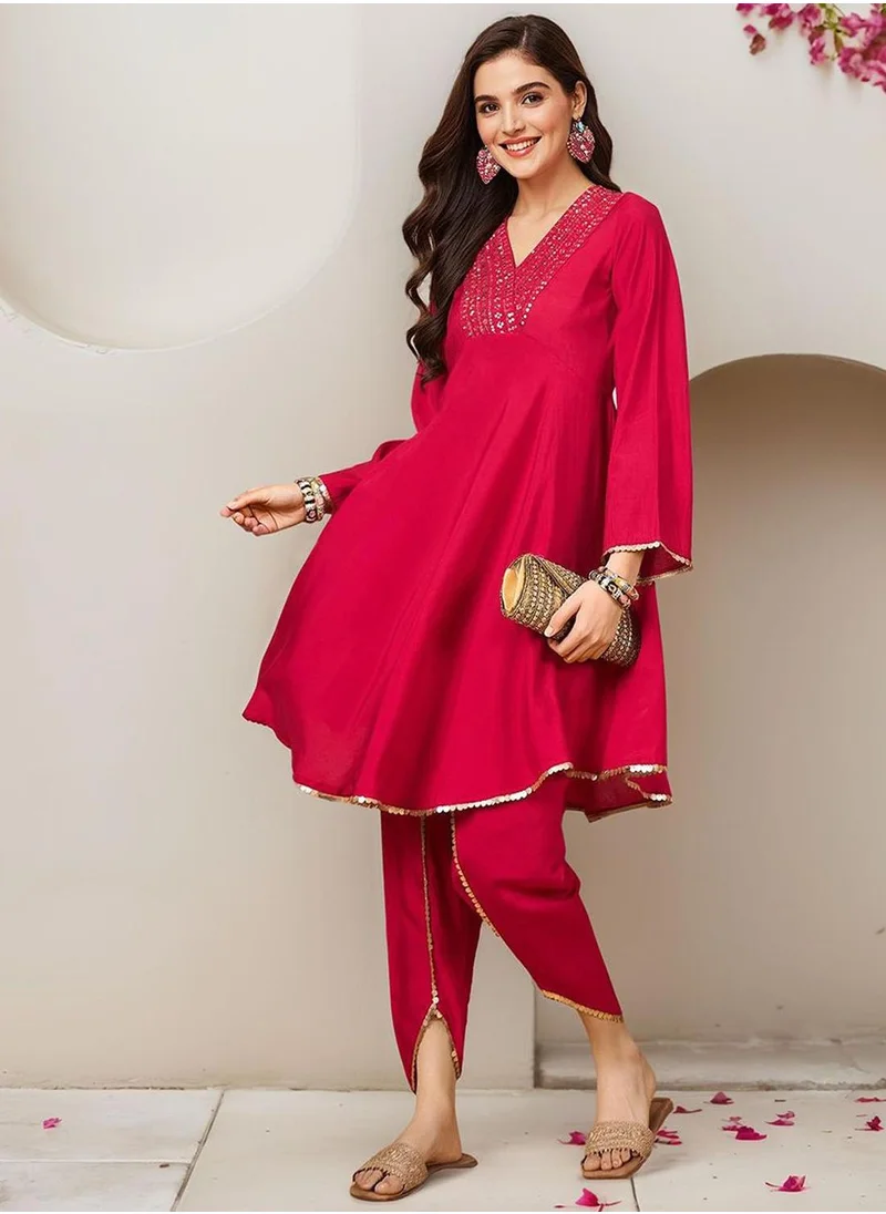 ISHIN Pink Kurta Set Straight Fit 3/4 Sleeve Sleeve made from Cotton featuring Self Design design and Round Neck neckline - Perfect for Ethinic!