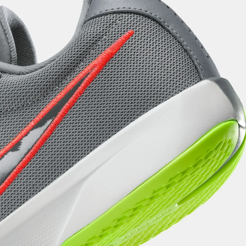 Nike Men's G.T. Cut Academy Basketball Shoes