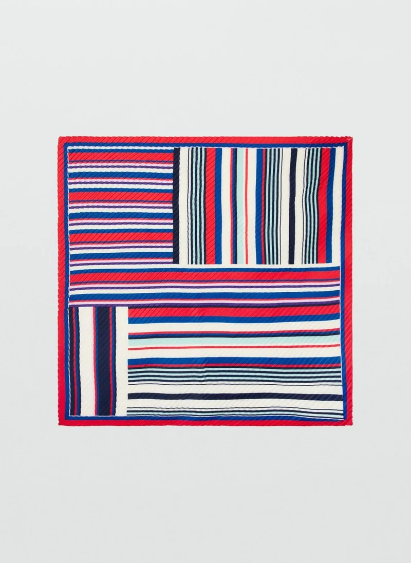 Textured patterned scarf