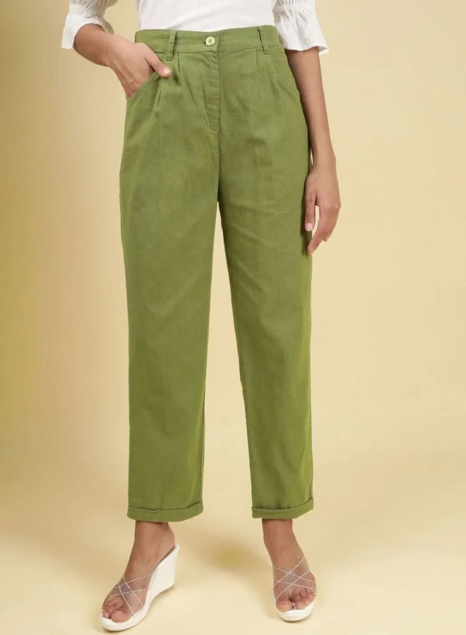 Women Regular Fit Solid Mid Rise Pleated Pant