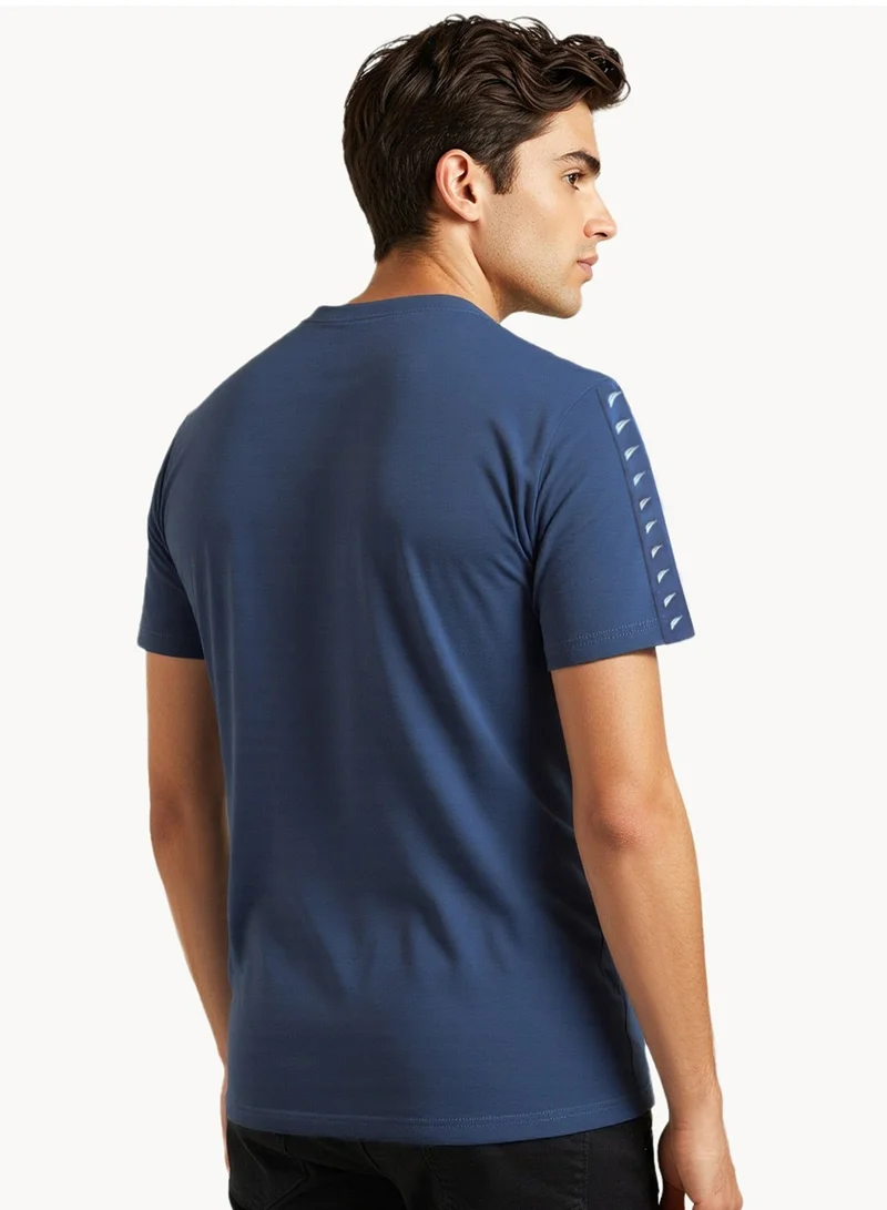 نوتيكا تيشيرت قطن بريميوم بقصة عادية بياقة دائرية