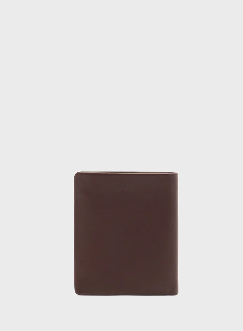 GUESS Casual Boston Bi-fold Wallet