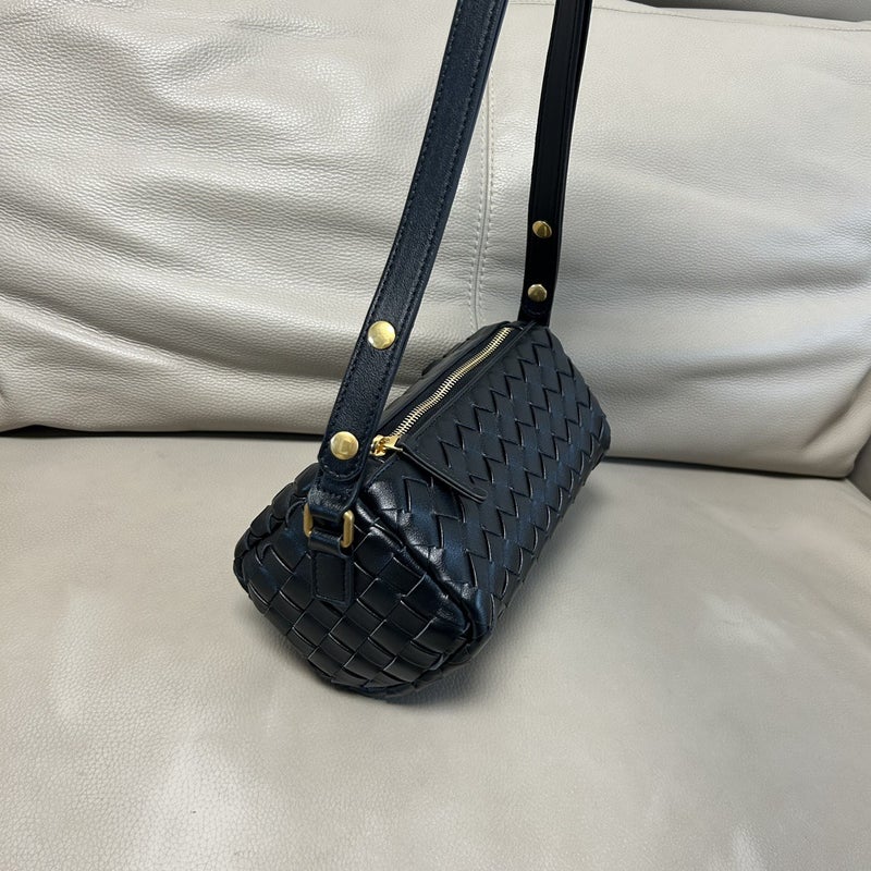 2024 Genuine Leather Shoulder Underarm Women'S Bag Woven Fashionable Retro Portable Camera Bag Casual Crossbody Pen Cartridge Bag - Image 3