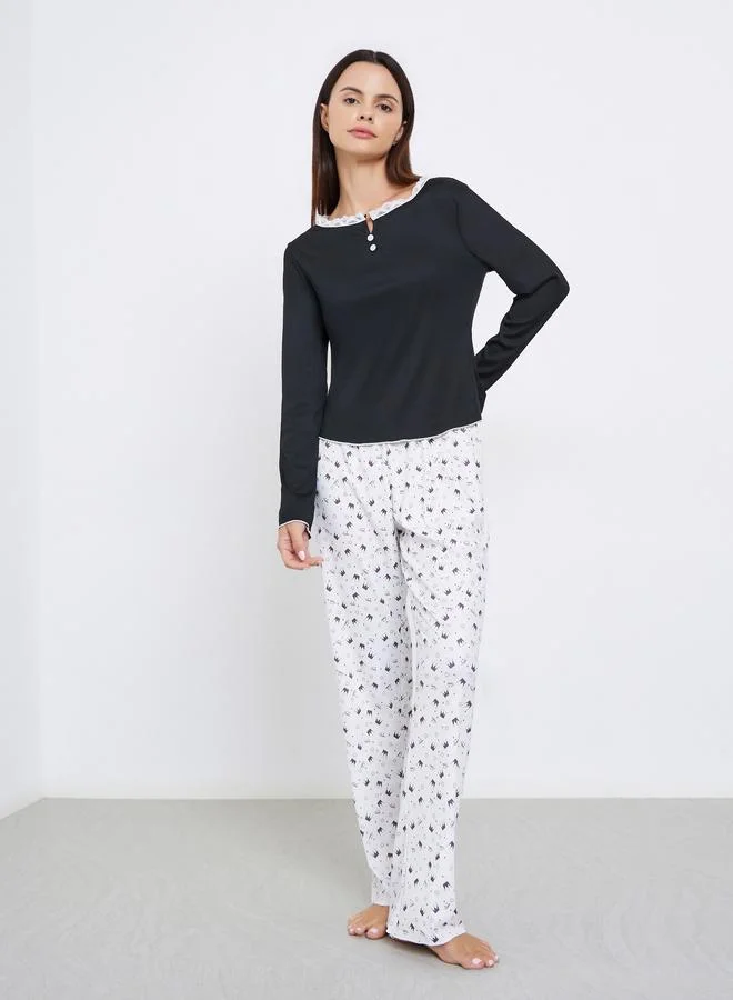 ستايلي طقم بيجاما من بنطال وتيشيرت بتداخلات دانتيل