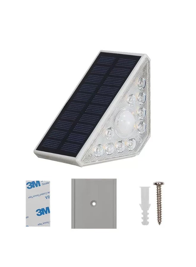 مصابيح سلالم تعمل بالطاقة الشمسية – عبوة من 2، إضاءة دافئة بـ 14 LED مع مستشعر حركة بزاوية 120°، مقاومة للماء، تشغيل تلقائي، تثبيت بشريط 3M أو بالبراغي - Image 4