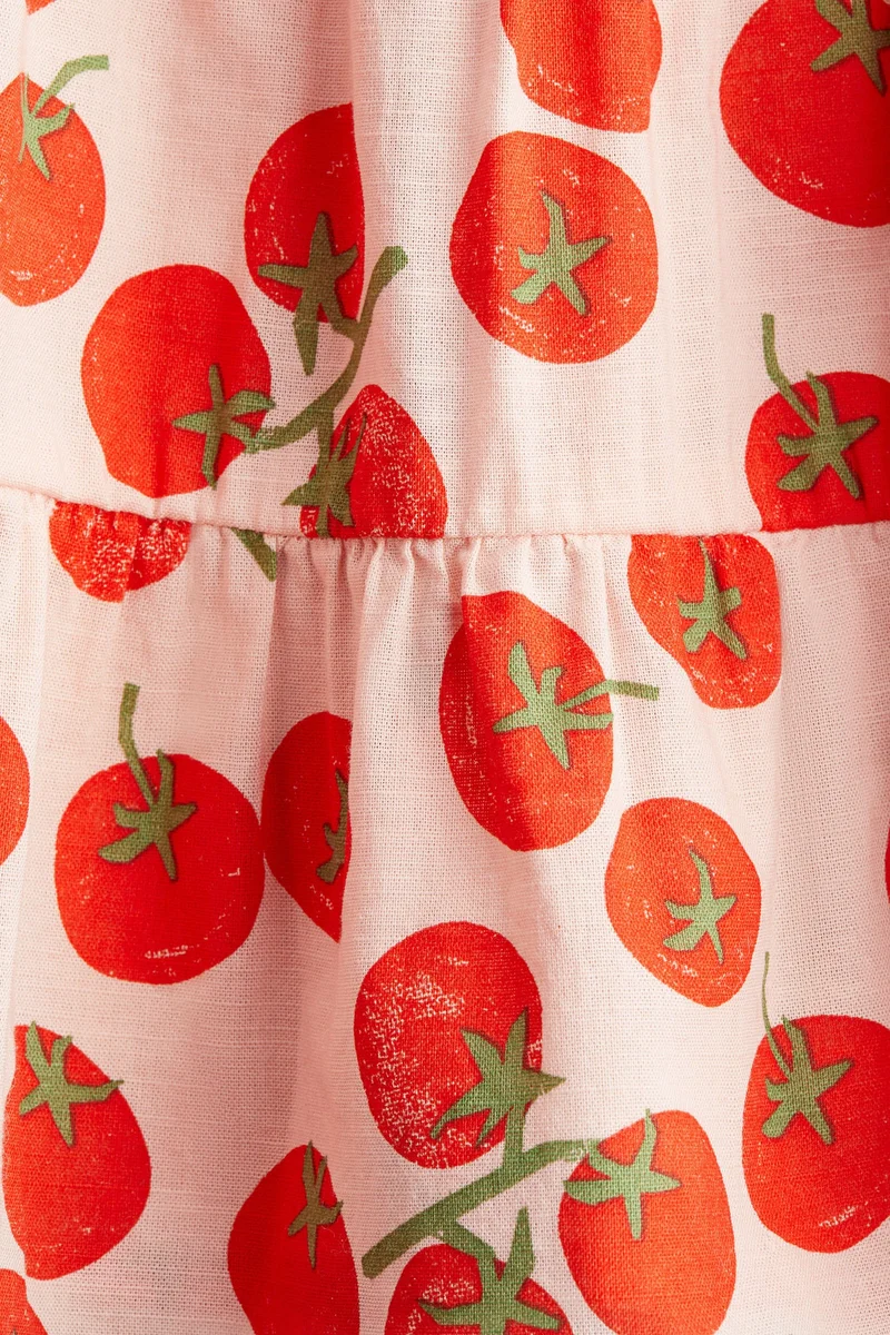 اتش اند ام تنورة بتصميم متدرج