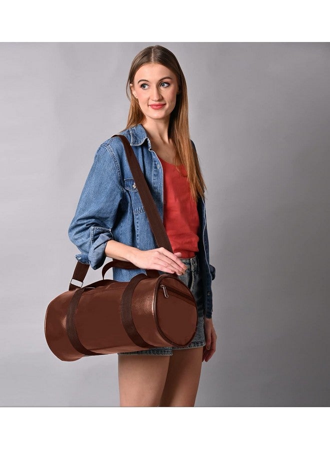 FIT FOCUS حقيبة رياضية جلدية عصرية وكلاسيكية سعة 20 لتر للرجال والنساء حقيبة رياضية جلدية مع حزام كتف حقيبة رياضية لليوغا والسفر للأولاد والبنات حقيبة دفل وحقيبة سفر خارجية (بني) - Image 3