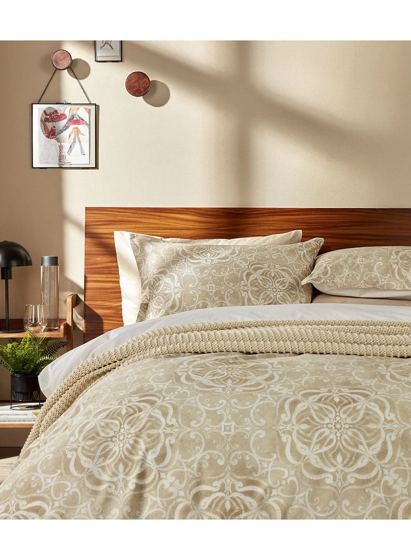 Christy Sujata King Duvet Cover Set Gold