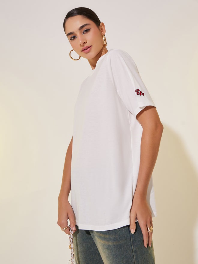 تايك تو تيشيرت بأكمام دائرية مطرزة - Image 3