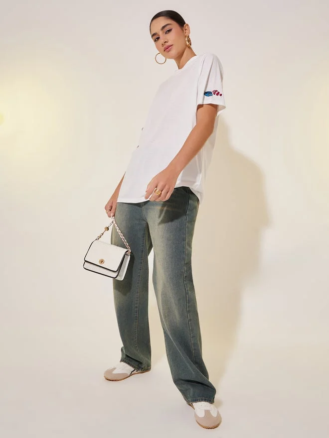 تايك تو تيشيرت بأكمام دائرية مطرزة