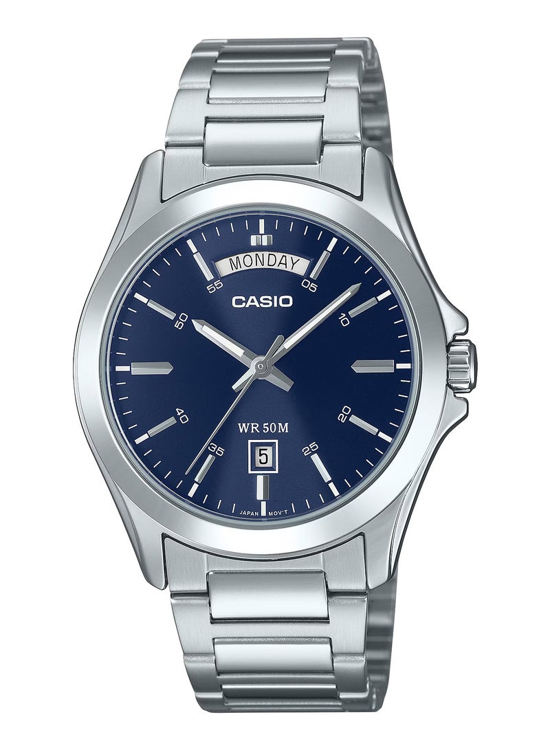 ساعة يد للرجال MTP-1370D-2A2 بقرص أزرق تناظري مع سوار من الفولاذ المقاوم للصدأ