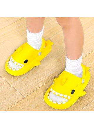 Cute Kids Shark Slippers Soft EVA Beach Clogs for Toddlers and Children, Lightweight Non-Slip Casual Summer Sandals with Adjustable Heel Strap, Comfortable Indoor Outdoor Shoes for Boys and Girls