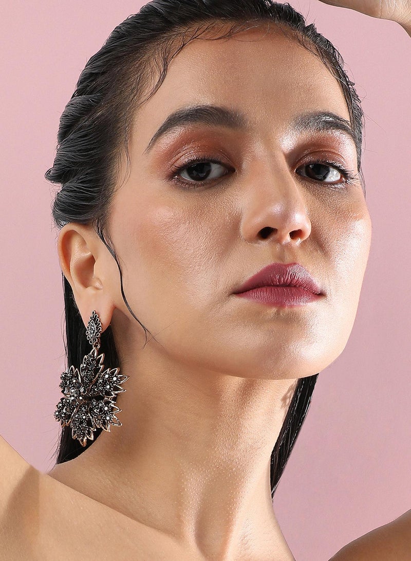 سوهي أقراط متدلية من سيرينيتي فولز - فضية داكنة - Image 4