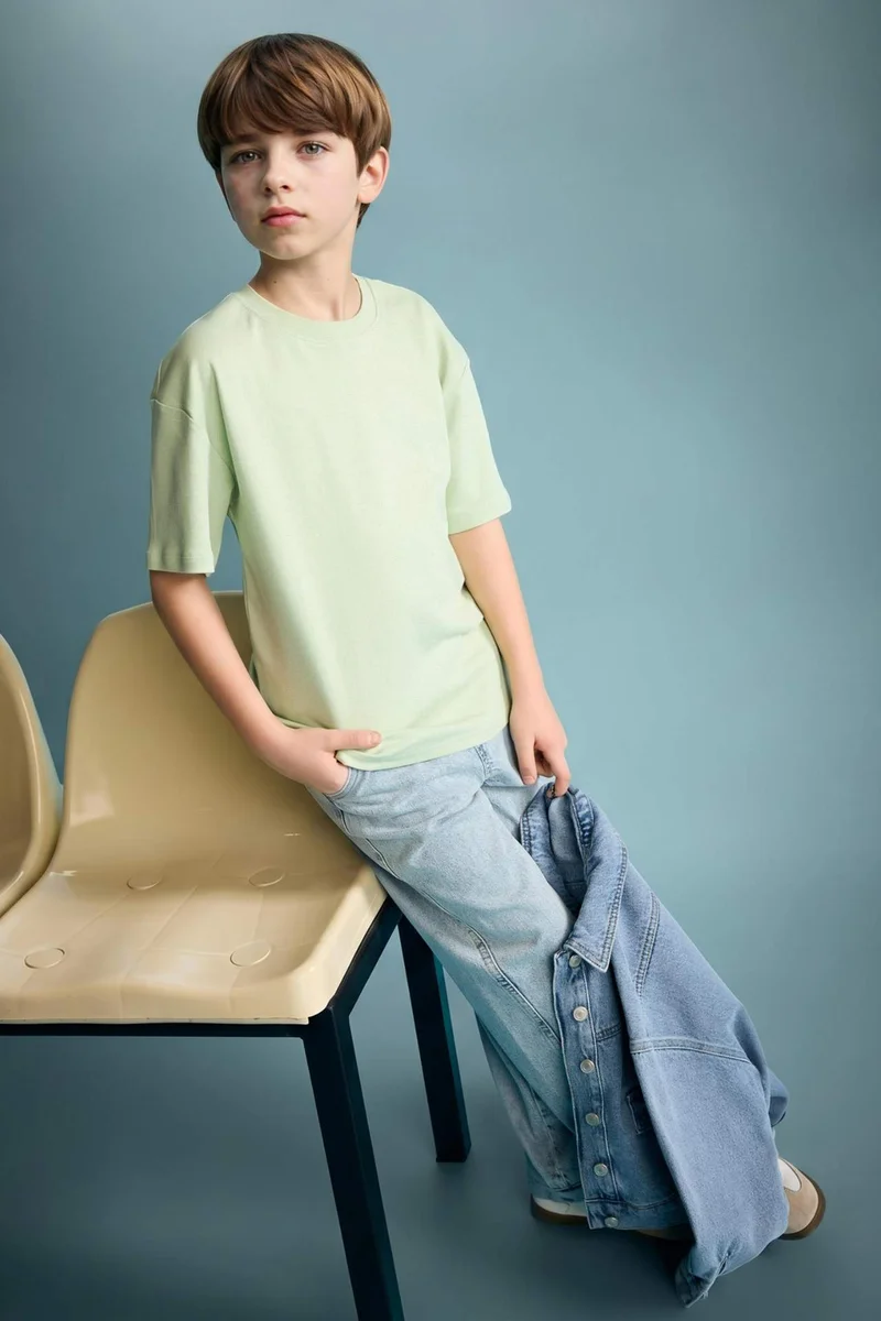 ديفاكتو Boy Oversize Fit Short Sleeve T-Shirt