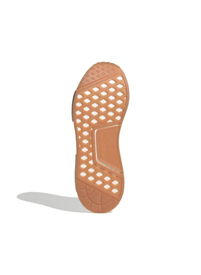 اديداس اوريجينالز أحذية أديداس NMD_R1 بيضاء للرجال