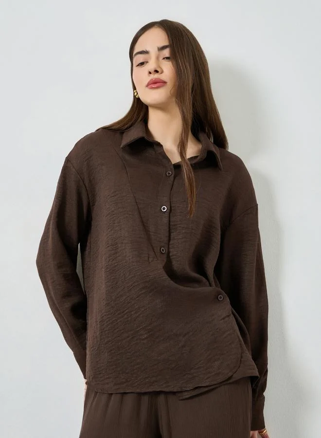 ستايلي بلوزة بنمط لف من الأمام وأكمام طويلة