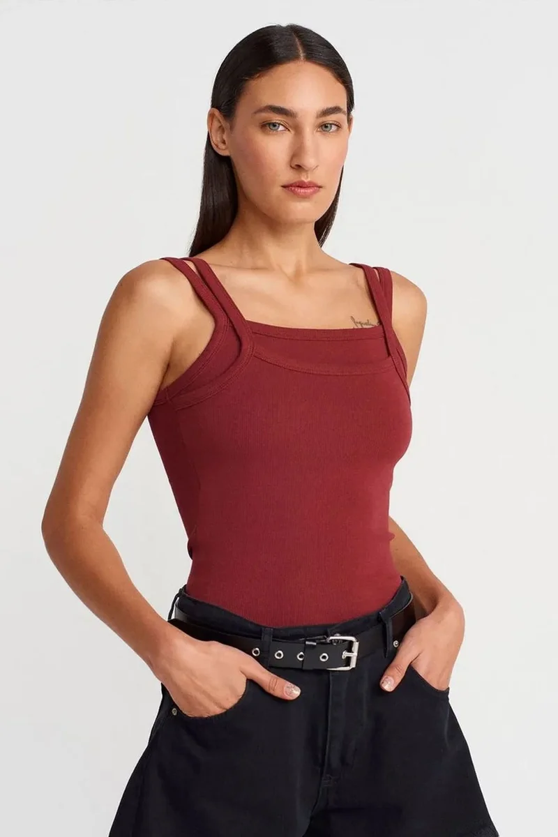 ديلفين DILVIN Ribbed Sleeveless Square-neck Blouse